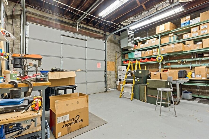 More Photos Of 36 Oxford St, Providence Flex For Sale