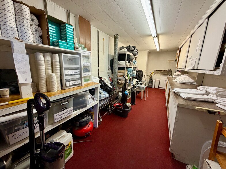 More Photos Of 210 N Main St, Deer Lodge Hotel For Sale