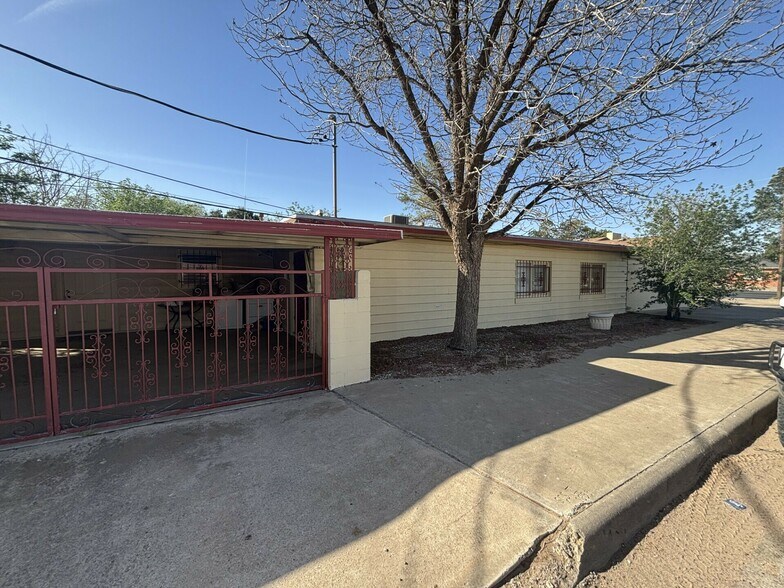 More Photos Of 1608 N Big Spring St, Midland Office For Sale