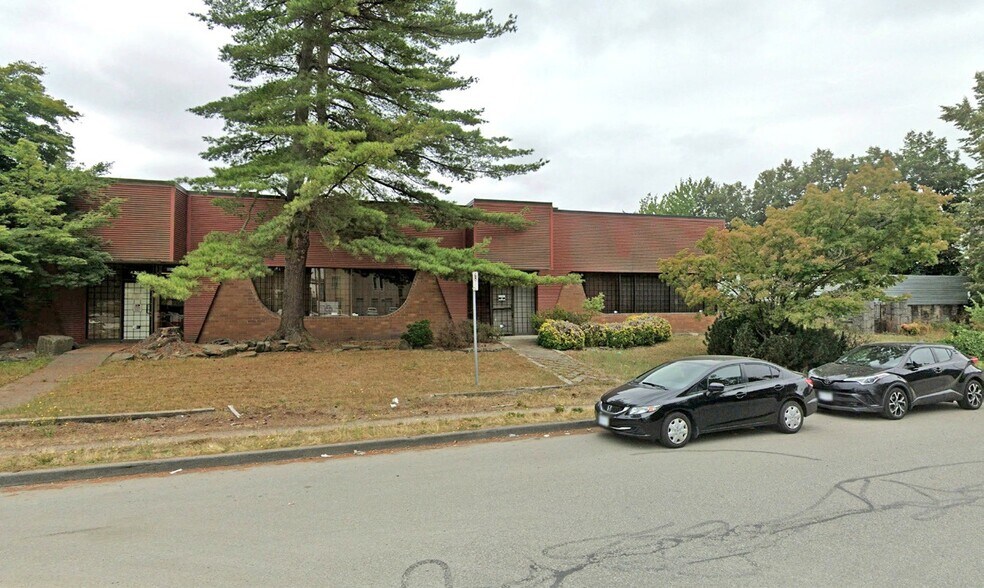 More Photos Of 7405 Lowland Dr, Burnaby Office For Lease