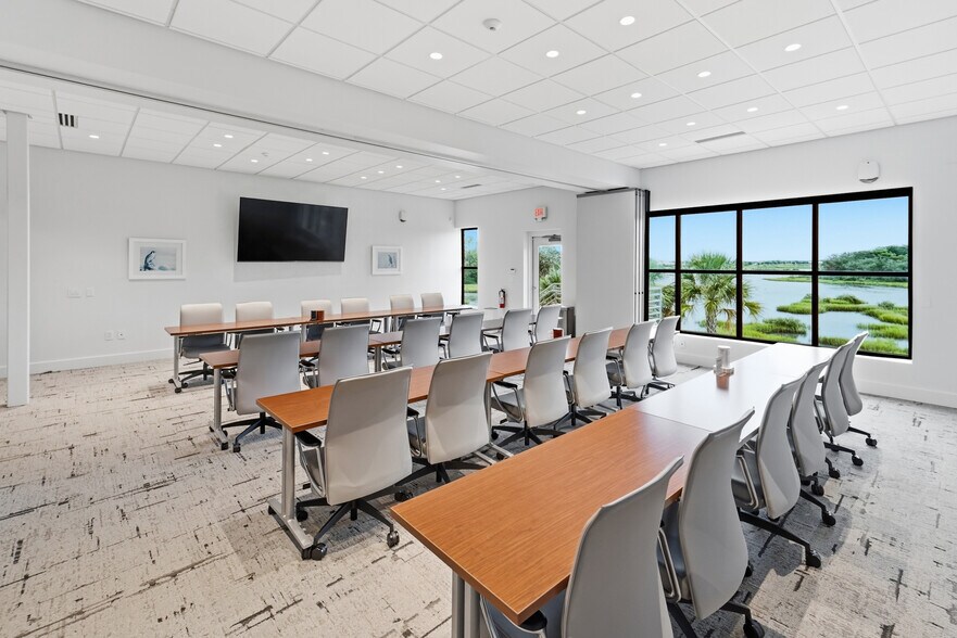 More Photos Of 1650 US Highway 1 S, Saint Augustine Office For Lease