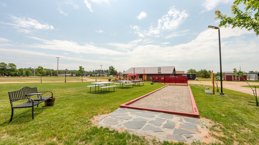 More Photos Of 1114 N Bluebird Rd, Eagle River Bar For Sale