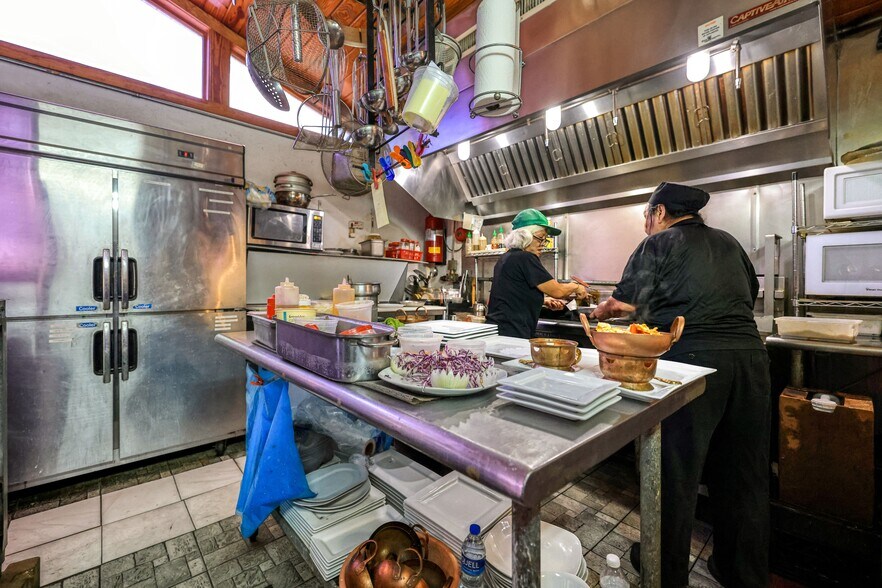 More Photos Of 5709 6th St, Zephyrhills Restaurant For Sale