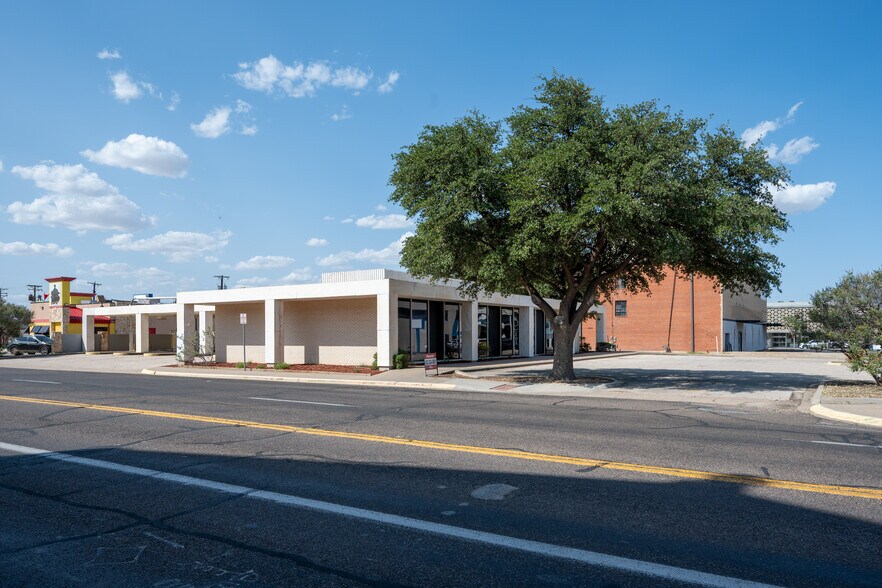 More Photos Of 132 W 7th St, Odessa Specialty For Lease