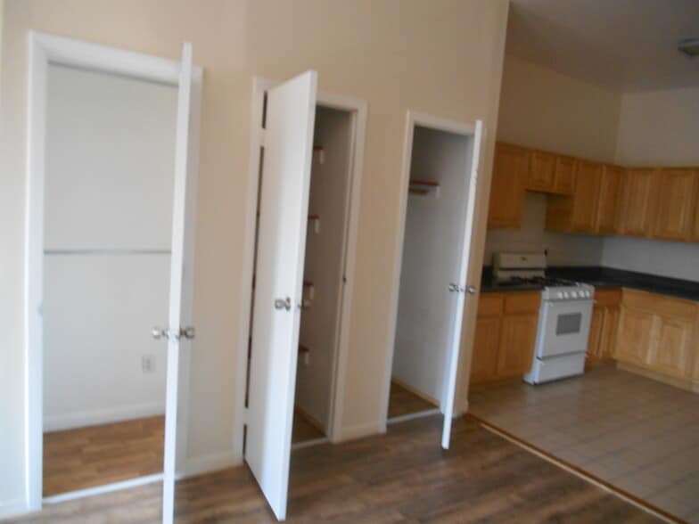More Photos Of 358 Grove St, Jersey City Storefront Retail Residential For Lease