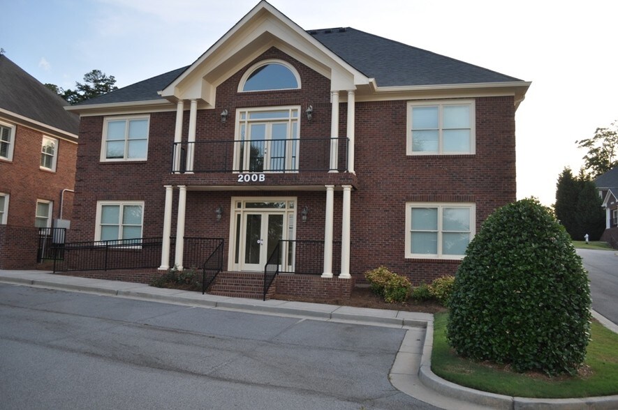 More Photos Of 4330 S Lee St, Buford Medical For Lease