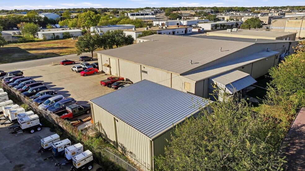 More Photos Of 315 N Park Dr, San Antonio Warehouse For Sale