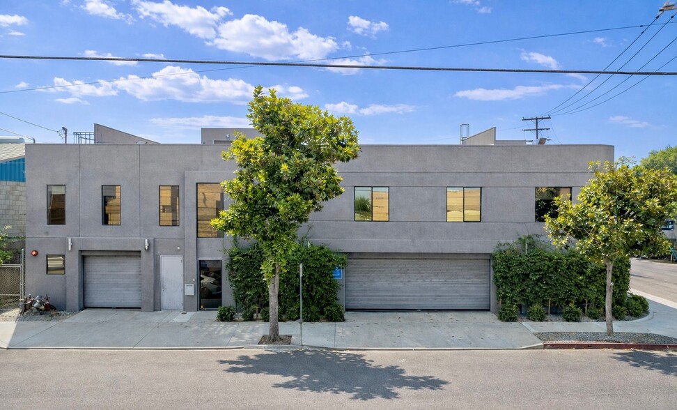 More Photos Of 120 W Cypress Ave, Burbank Office For Sale