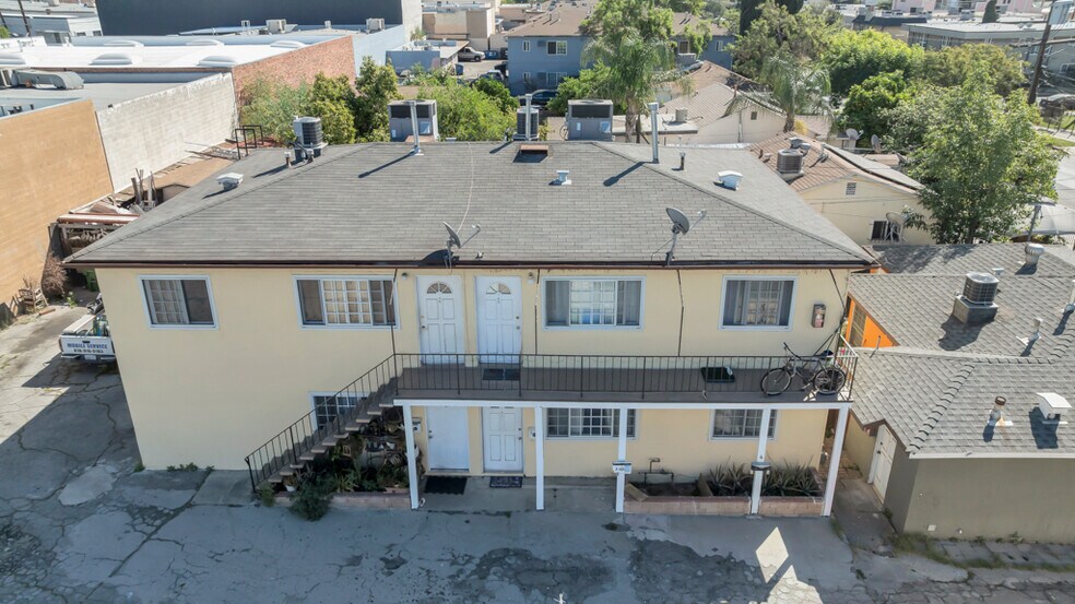 More Photos Of 11853 Hart St, North Hollywood Multifamily For Sale