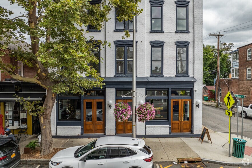 More Photos Of 246 Main St, Beacon Storefront Retail Residential For Sale