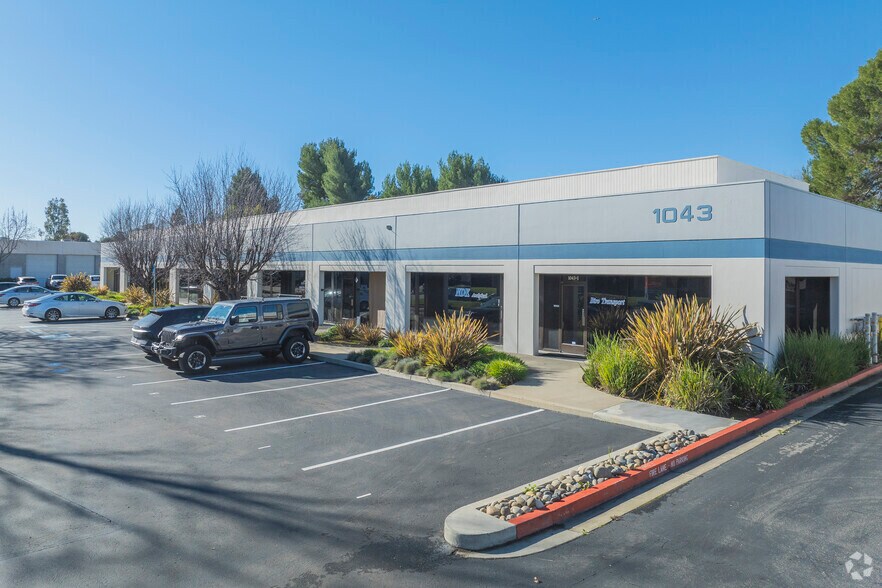 Primary Photo Of 1043 Serpentine Ln, Pleasanton Light Manufacturing For Lease