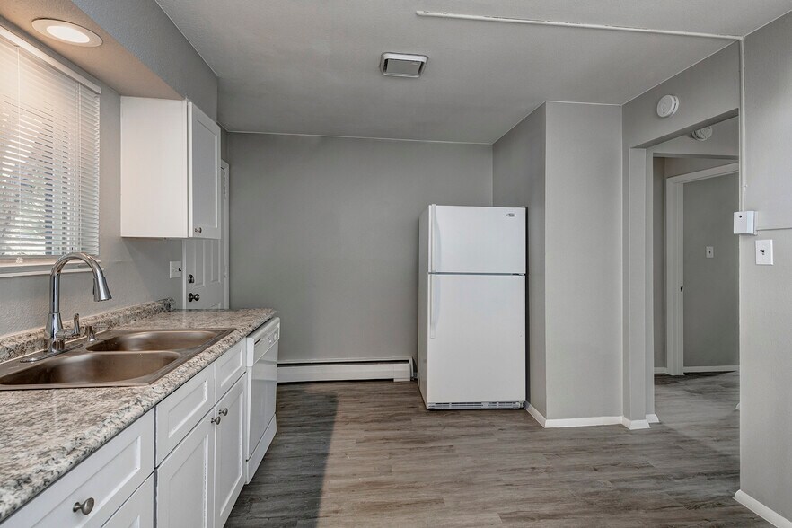 More Photos Of 1415 S Corona Ave, Colorado Springs Apartments For Sale