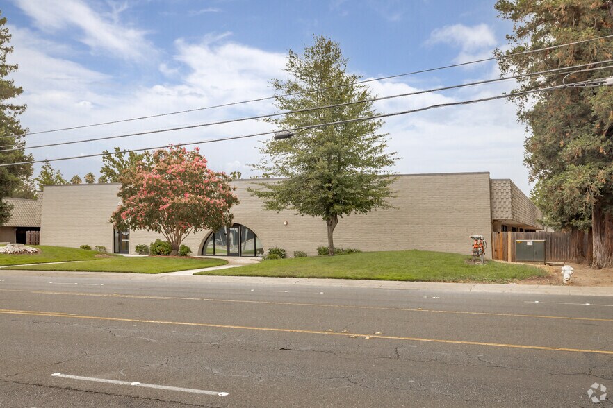 More Photos Of 2424 Arden Way, Sacramento Office For Lease