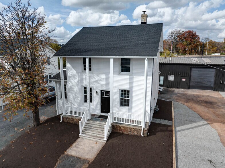 More Photos Of 12 Jansen Ave, Woodbridge Warehouse For Sale