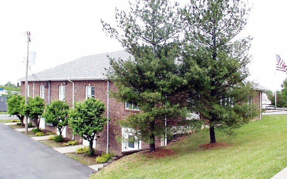 More Photos Of 1841-1861 Sherman Dr, Saint Charles Office For Lease