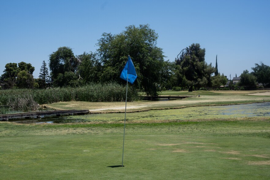 More Photos Of 510 W Visalia Rd, Exeter Golf Course Driving Range For Sale