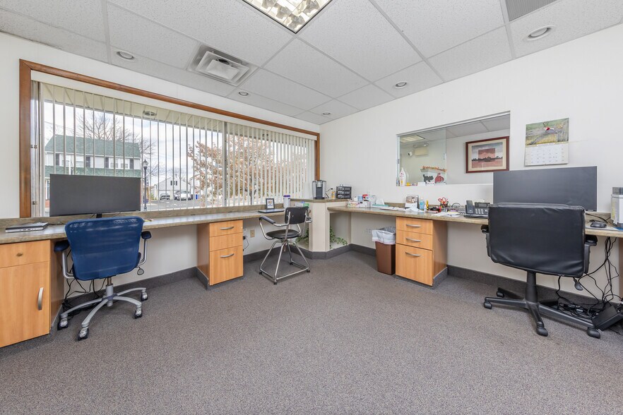 More Photos Of 40 W Kings Hwy, Mount Ephraim Office For Sale