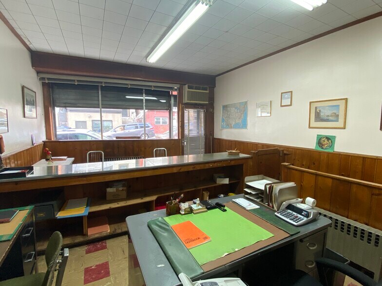 More Photos Of 128 Elm St, Yonkers Storefront For Lease