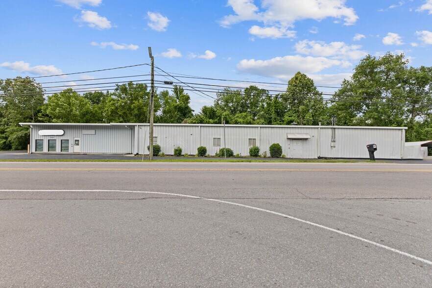 Primary Photo Of 1094 N Main St, Ashland City Light Manufacturing For Sale