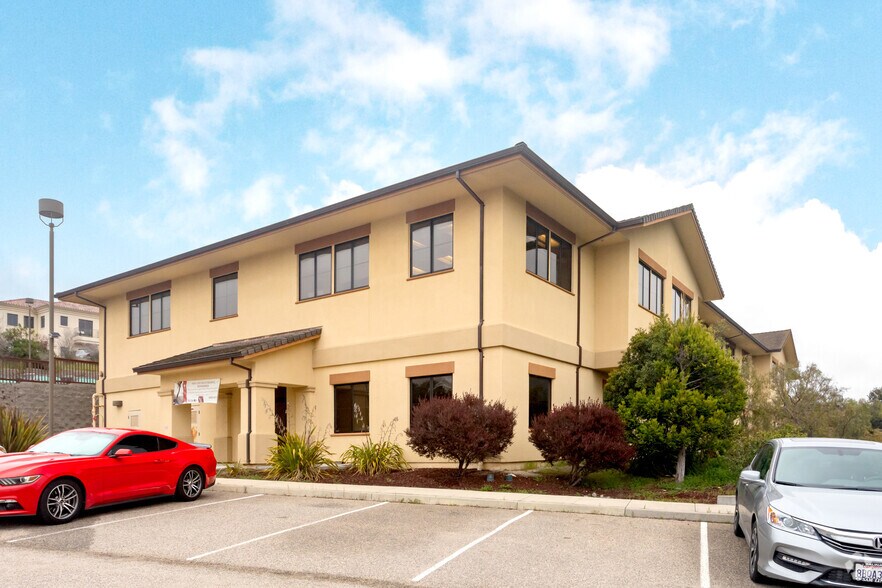 More Photos Of 31 Upper Ragsdale Dr, Monterey Office For Lease