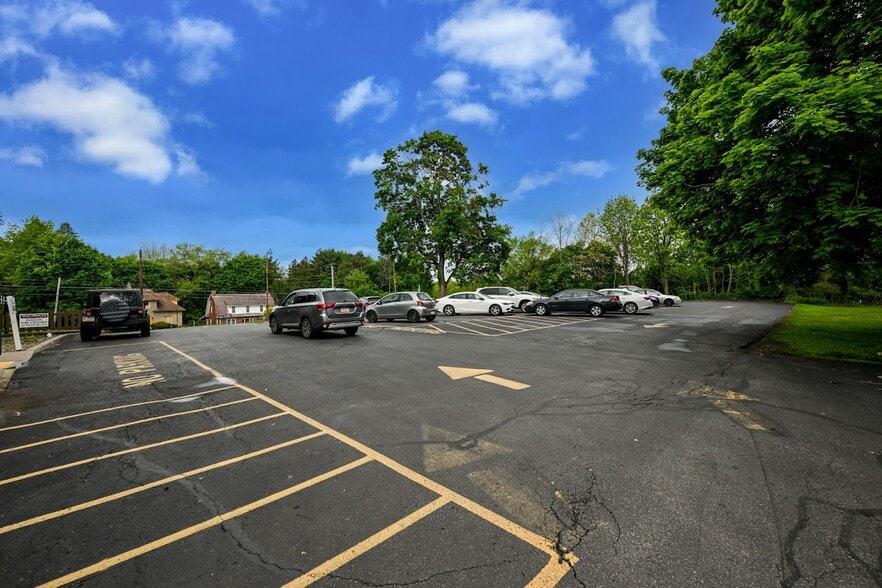 More Photos Of 5 E Wallace Ave, New Castle Apartments For Sale
