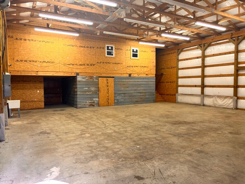 More Photos Of 31511 S Highway 82, Vinita Flex For Lease