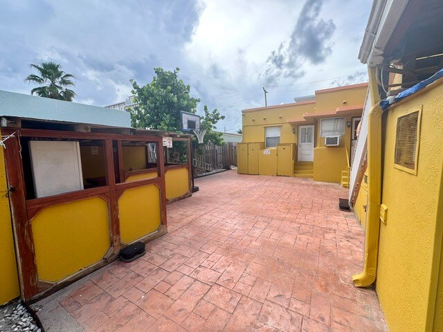 More Photos Of 300 Georgia St, Hollywood Apartments For Sale