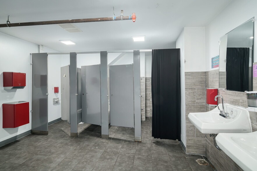 More Photos Of 5913-17 Chestnut St, Philadelphia Apartments For Lease