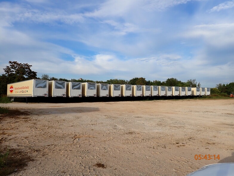 More Photos Of 301 S Bloomington St, Lowell Warehouse For Sale