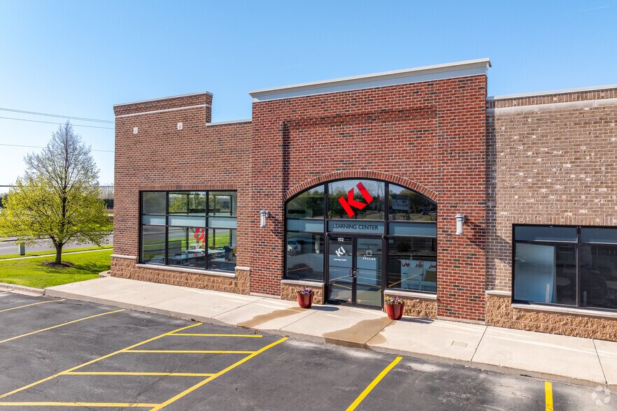 More Photos Of 1390 Bellevue St, Green Bay Freestanding For Lease