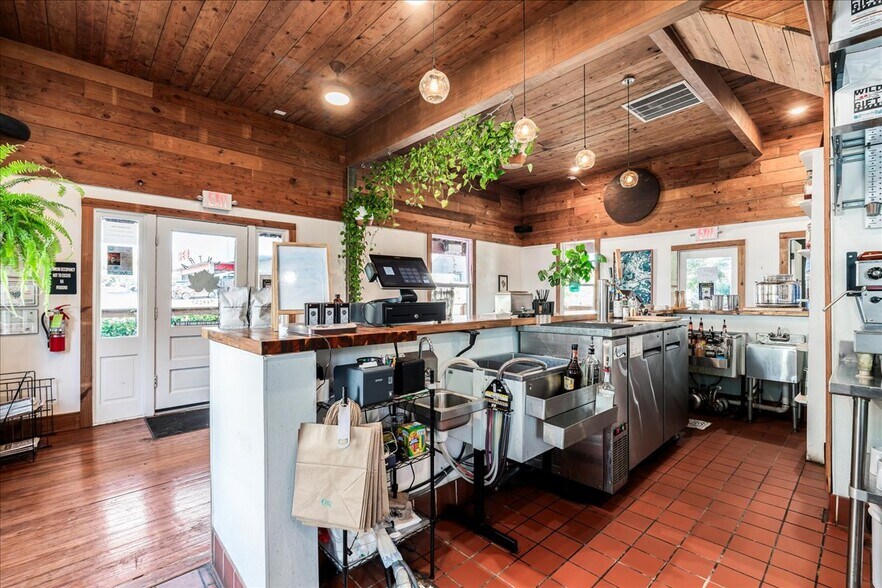 More Photos Of 217 W Hopkins St, San Marcos Restaurant For Sale