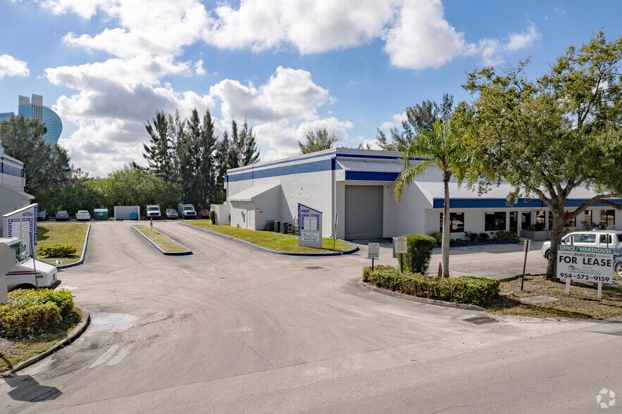 More Photos Of 4800 SW 51st St, Davie Unknown For Lease