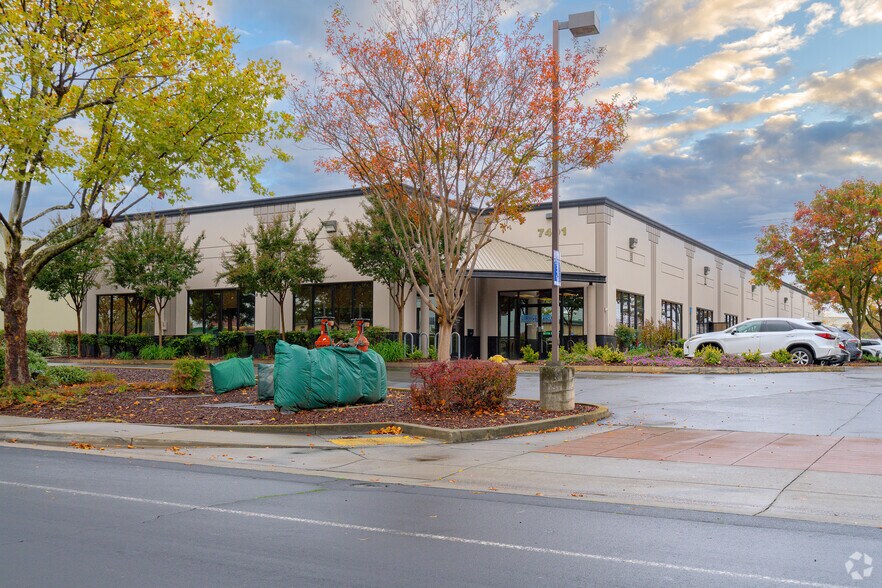 Primary Photo Of 7401 Galilee Rd, Roseville Flex For Lease