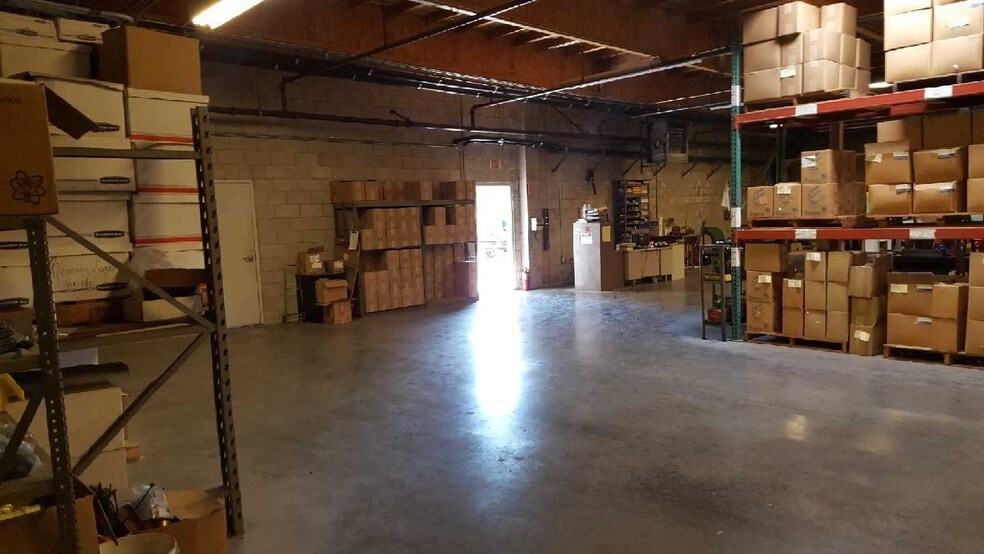 More Photos Of 5645 E Clinton Ave, Fresno Manufacturing For Lease
