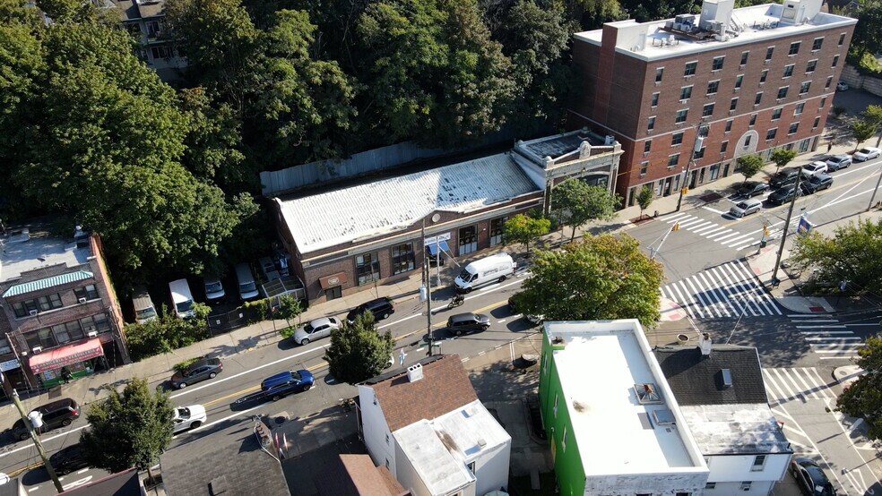 More Photos Of 120 Victory Blvd, Staten Island Medical For Sale