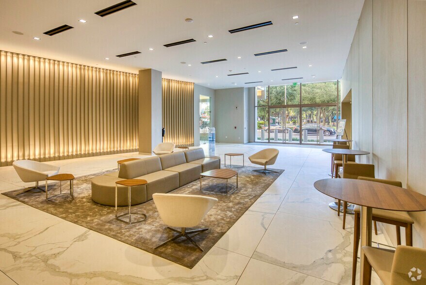 More Photos Of 400 N Tampa St, Tampa Office For Lease