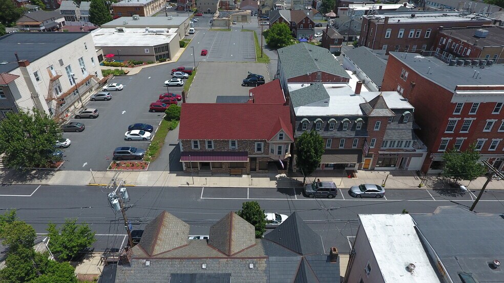 More Photos Of 39 S Main St, Nazareth General Retail For Lease