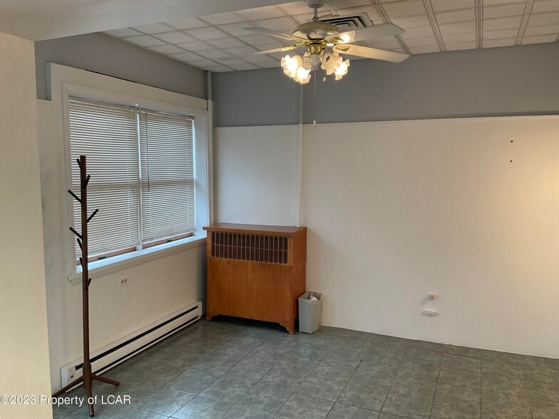 More Photos Of 22 S Prospect St, Nanticoke Office For Sale