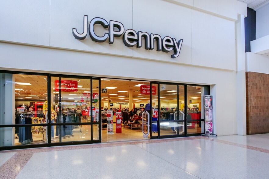 More Photos Of 1788-1850 W Michigan Ave, Jackson General Retail For Lease