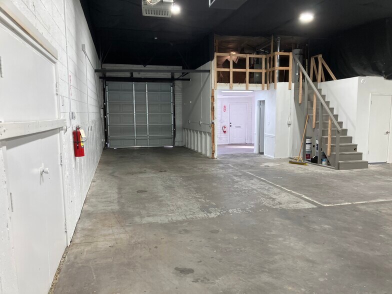 More Photos Of 5226 Commerce Dr, Salt Lake City Flex For Lease