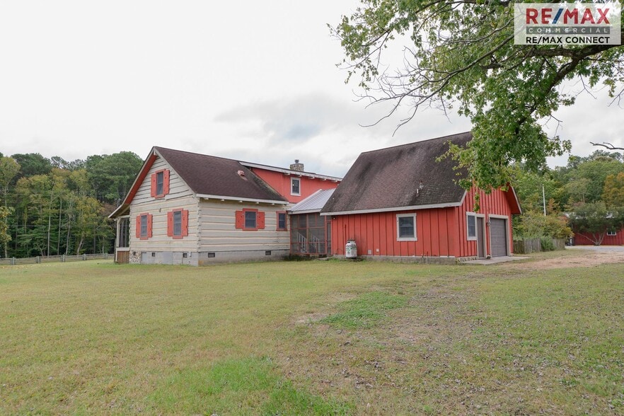 More Photos Of 17466 Benns Church Blvd, Smithfield Freestanding For Lease