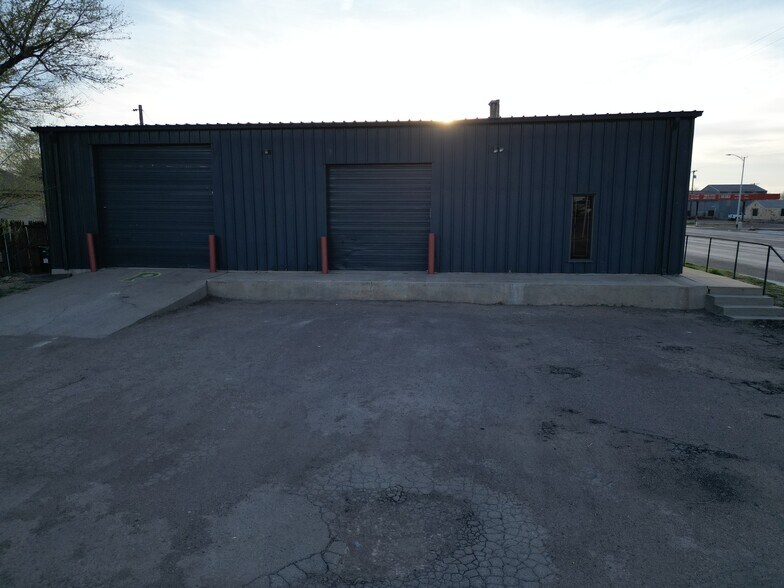 More Photos Of 1207 Alcock St, Pampa Flex For Sale