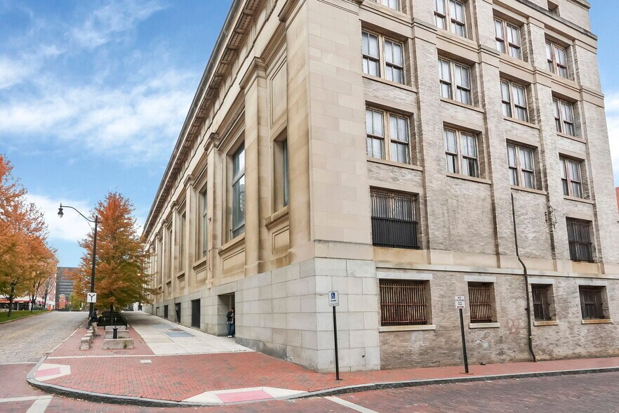 More Photos Of 167 S High St, Columbus Office For Sale