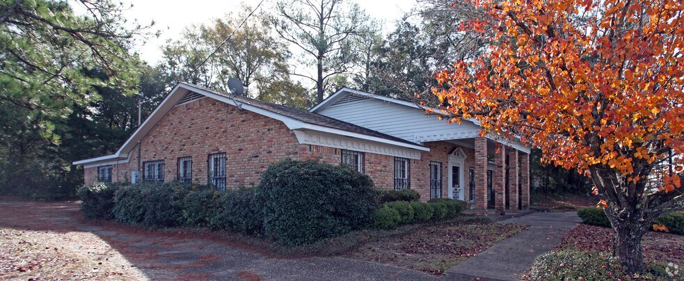 More Photos Of 2577 Government Blvd, Mobile Office For Sale