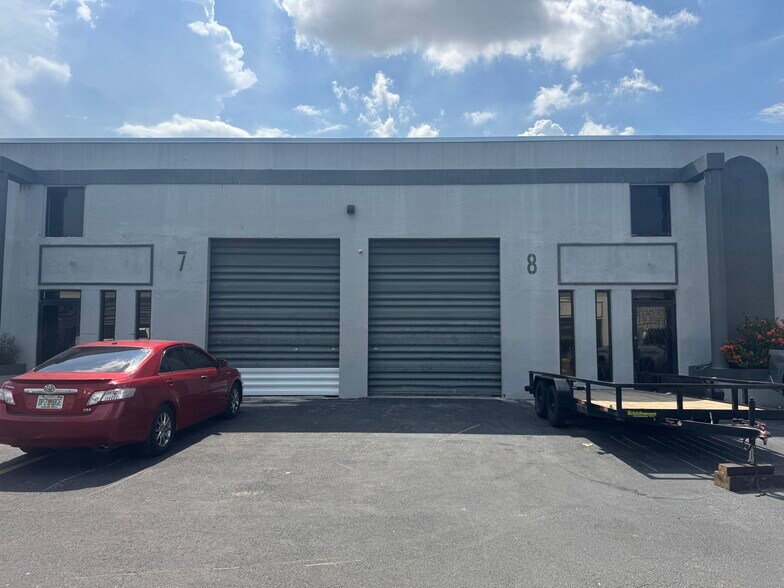 More Photos Of 2495 W 80th St, Hialeah Warehouse For Lease