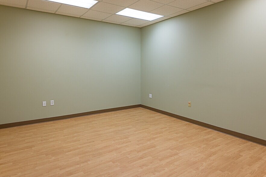 More Photos Of 110 Corporate Dr, Johnson City Office For Sale