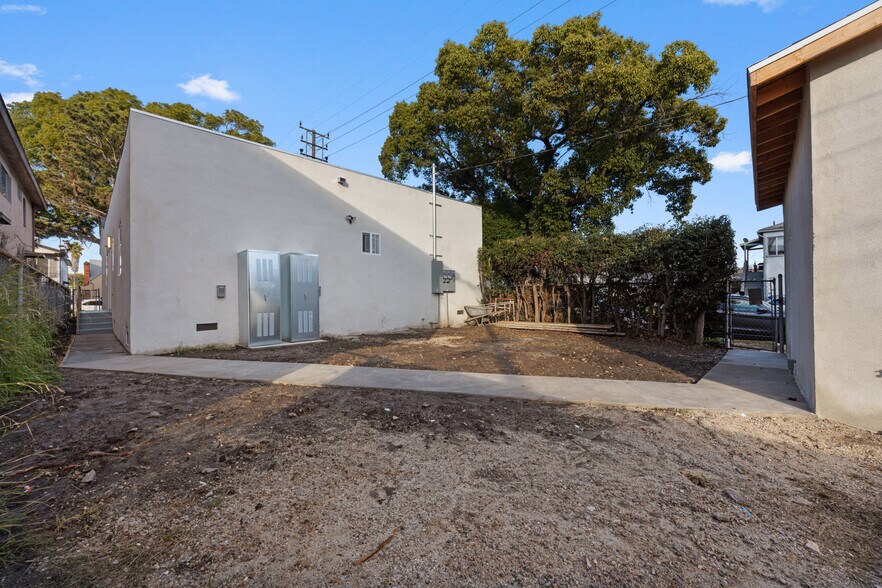 More Photos Of 758 E 84th St, Los Angeles Multifamily For Sale