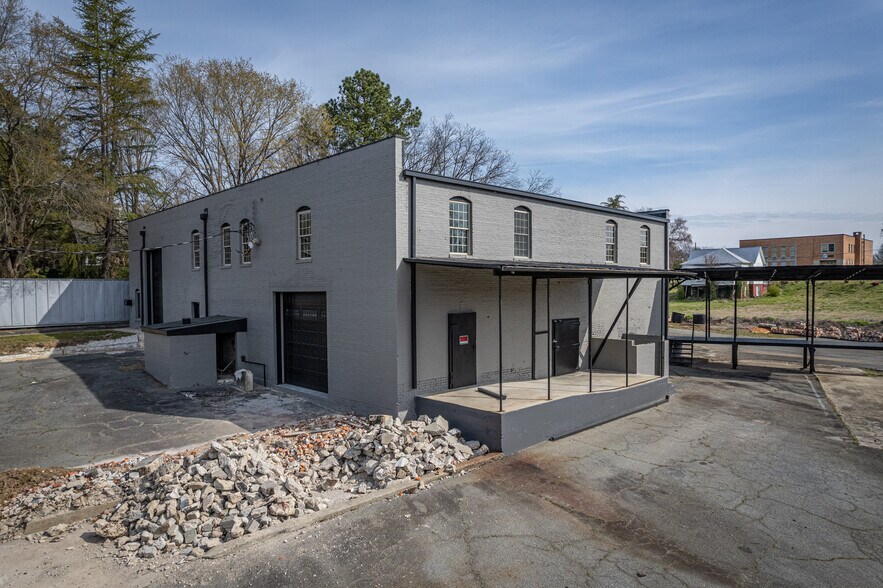 More Photos Of 313 S Government St, Lincolnton Office For Sale