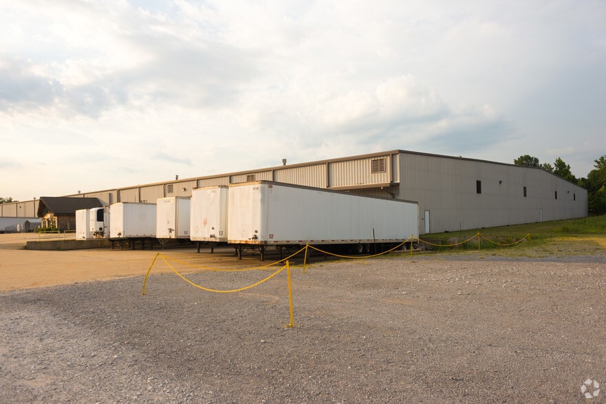 More Photos Of 10400 Technology Dr, Cottondale Warehouse For Sale