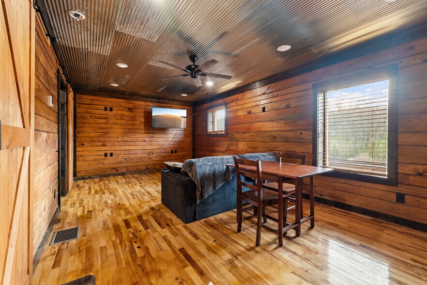 More Photos Of 14011 AR-5, Norfork Flex For Sale